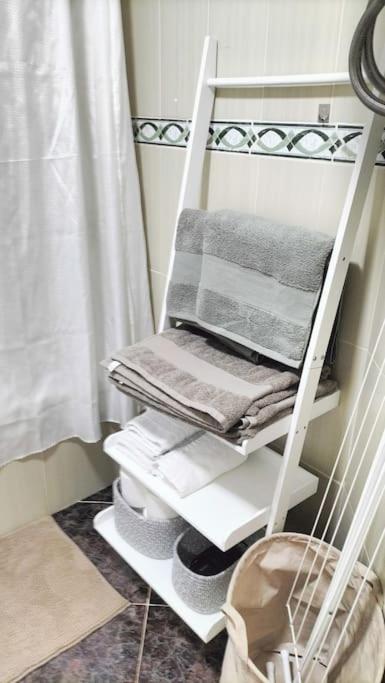 Bonito Apartamento De Dos Dormitorios En El Centro Y Calle San Miguel Torremolinos Kültér fotó